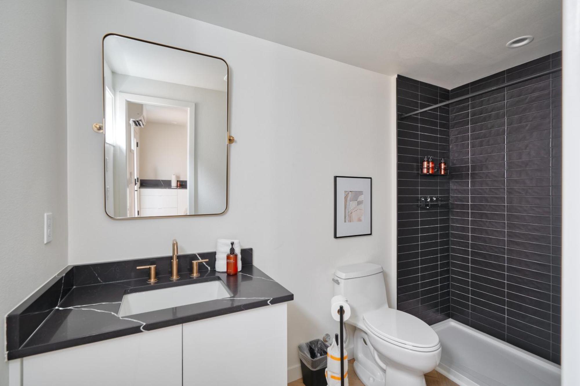 Alberta Arts District Hideaway- Stylish Holiday home Portland