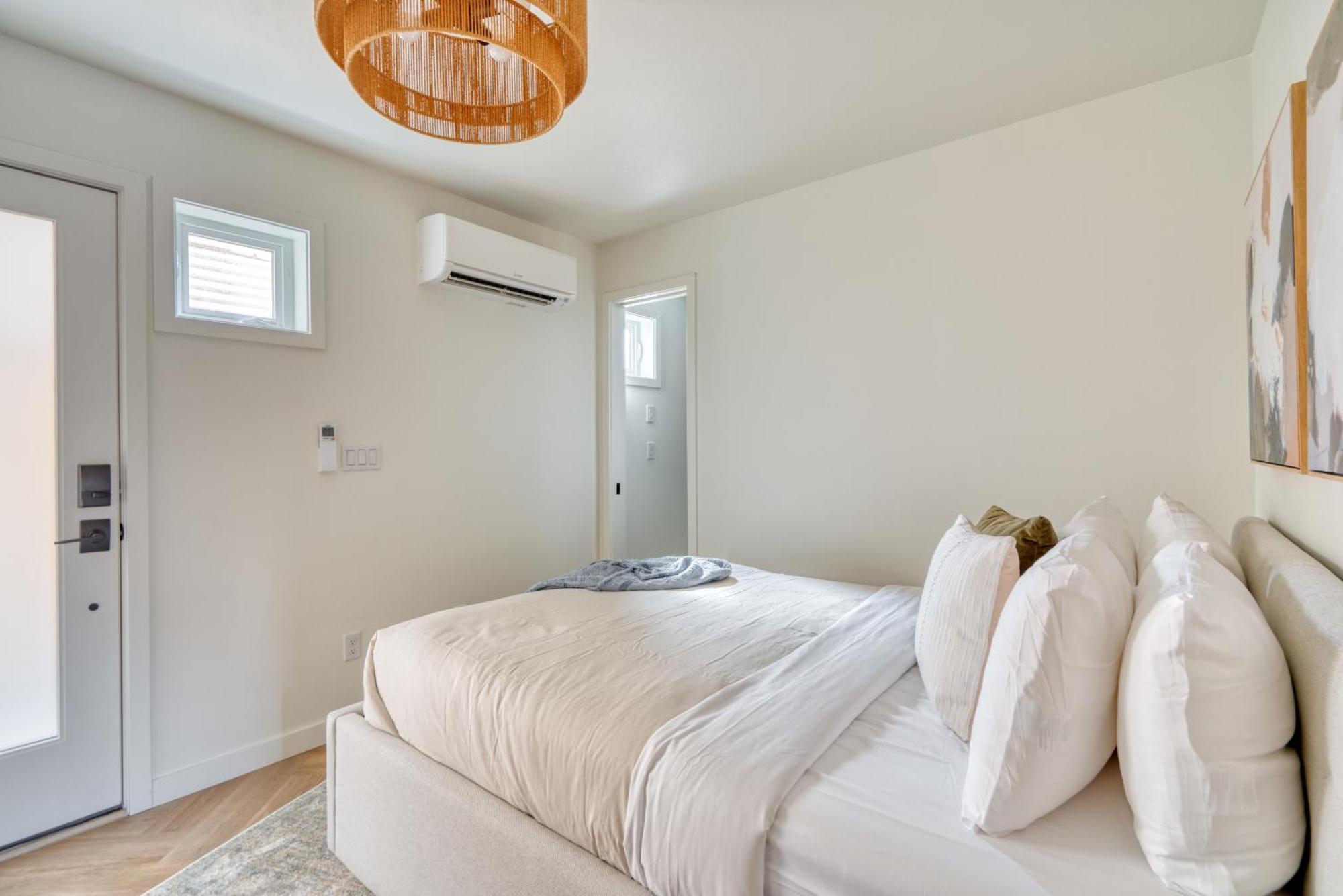 Alberta Arts District Hideaway- Stylish Holiday home